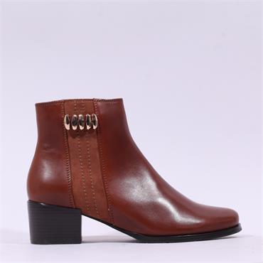 Regarde Le Ciel Jolene Side Panel Studs - Tan Leather